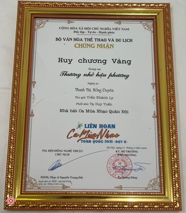 Tác phẩm Thương nhớ hậu phương của nhạc sĩ Trần Khánh Ly (Yul Lee) đạt Huy chương vàng - Liên hoan Ca múa nhạc toàn quốc.