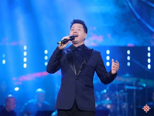 Trước khi trở thành một ca sĩ nổi tiếng, Đăng Dương là một nhạc công đàn bầu.