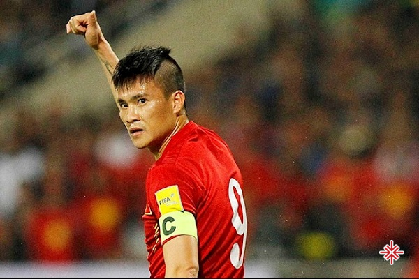 Sau Lê Huỳnh Đức, Lê Công Vinh là cầu thủ Việt Nam thứ hai được ra nước ngoài thi đấu. 
