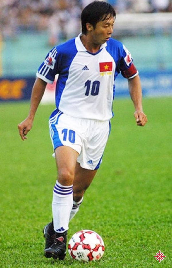 Cầu thủ trở thành ‘át chủ bài’ của đội bóng Công An Thành phố Hồ Chí Minh, cứ hễ có Huỳnh Đức ra sân, đội bóng dường như chắc thắng. 