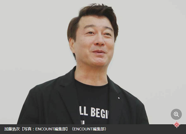 Koji Kato đạo diễn, chủ biên, người dẫn chương trình Skiri trong suốt 17 năm.