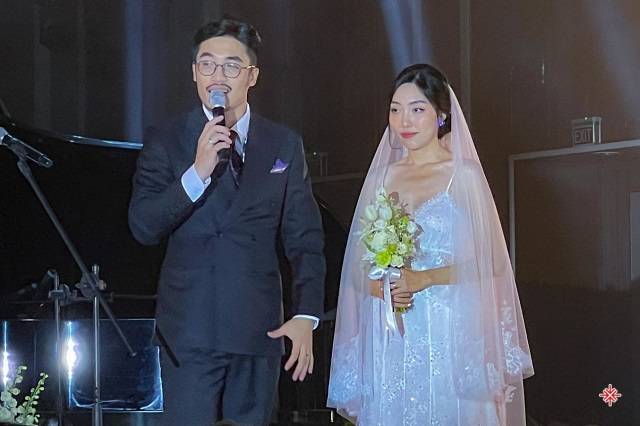Ca sĩ Vũ kết hôn cùng bà xã lớn hơn 3 tuổi.