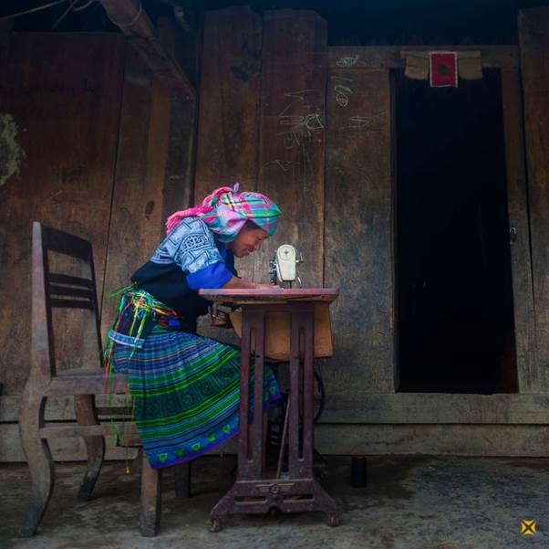 Tác phẩm phụ nữ H'Mông do Long Nguyễn chụp được Survival International in lịch và tổ chức đấu giá, gây quỹ trên toàn thế giới. 